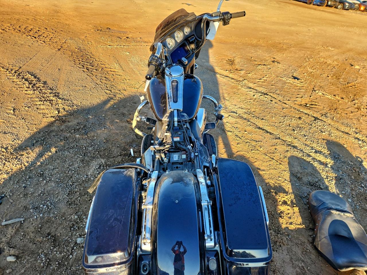 Harley-Davidson Fl Image 4