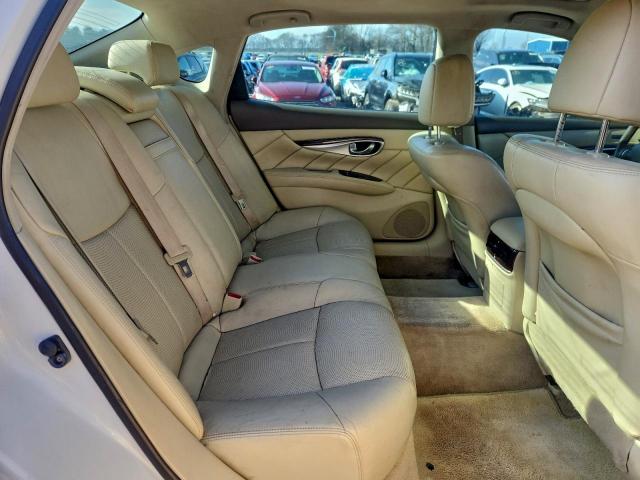 INFINITI Q70 3.7 Luxe Image 12