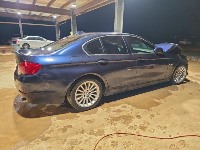 BMW 5 Series Xi Image 12