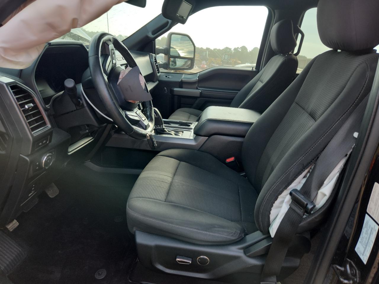 Ford F-150 Supercrew Image 6