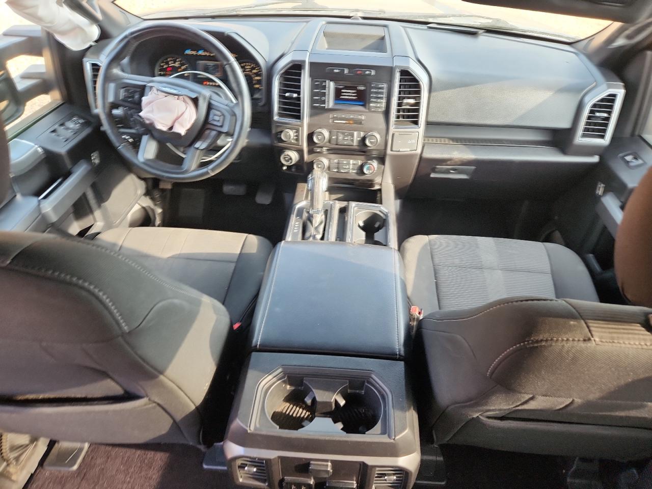 Ford F-150 Supercrew Image 8