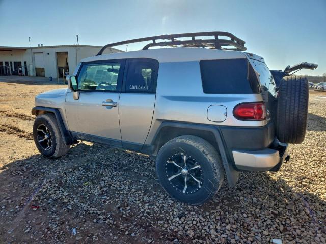 Toyota FJ Cruiser Image 2