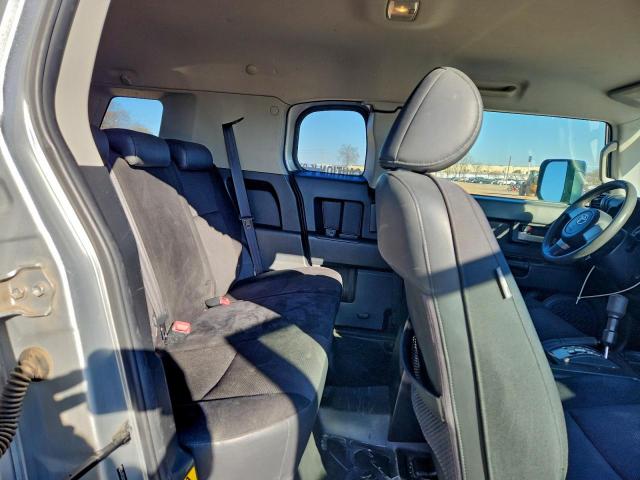 Toyota FJ Cruiser Image 12