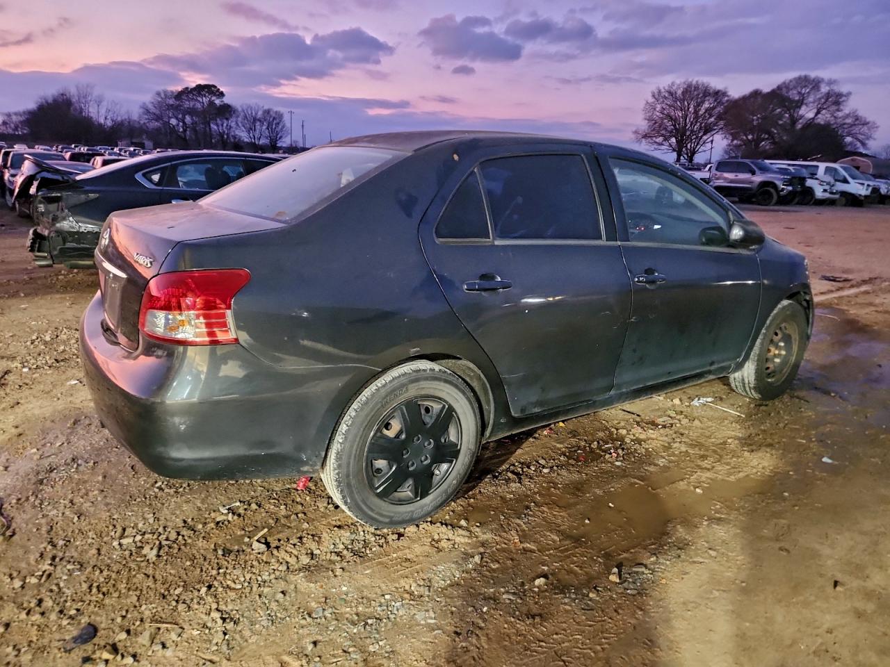 Toyota Yaris Image 3