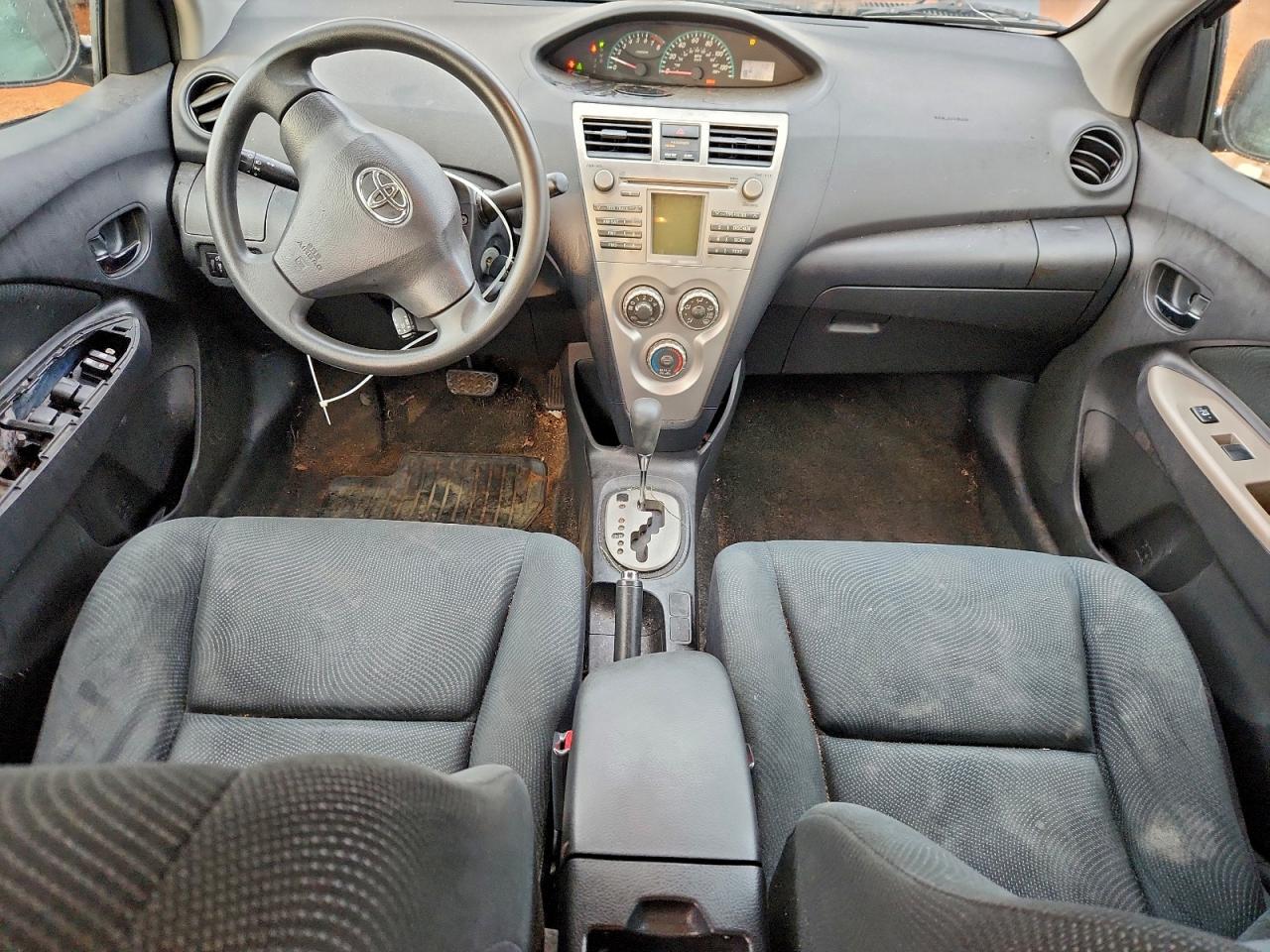 Toyota Yaris Image 7