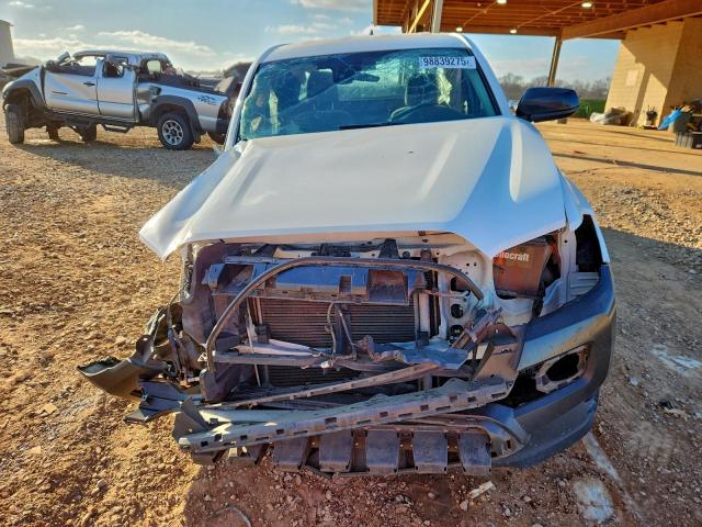 Toyota Tacoma Access Cab Image 3