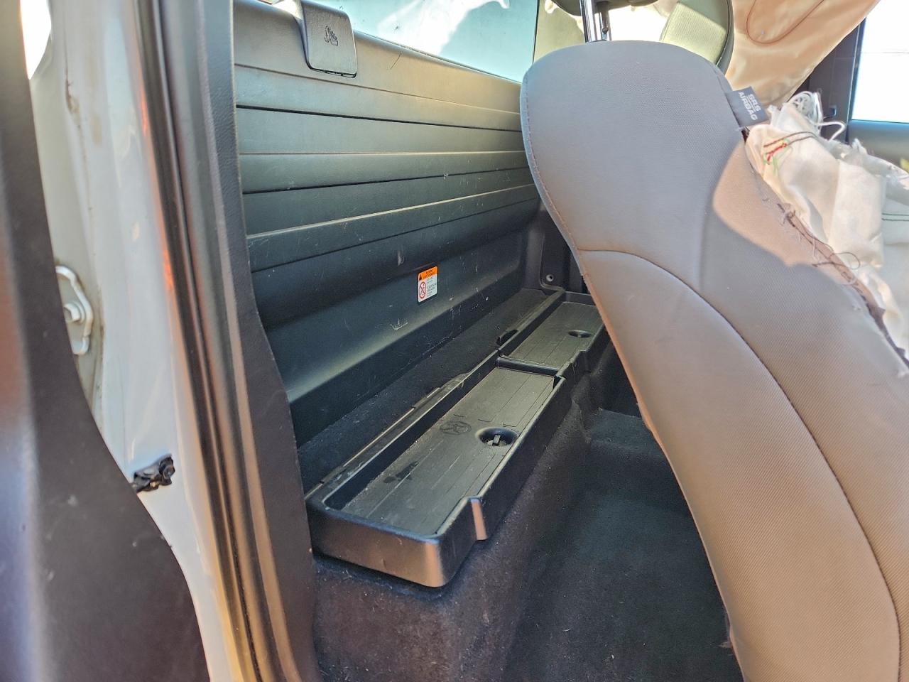 Toyota Tacoma Access Cab Image 5