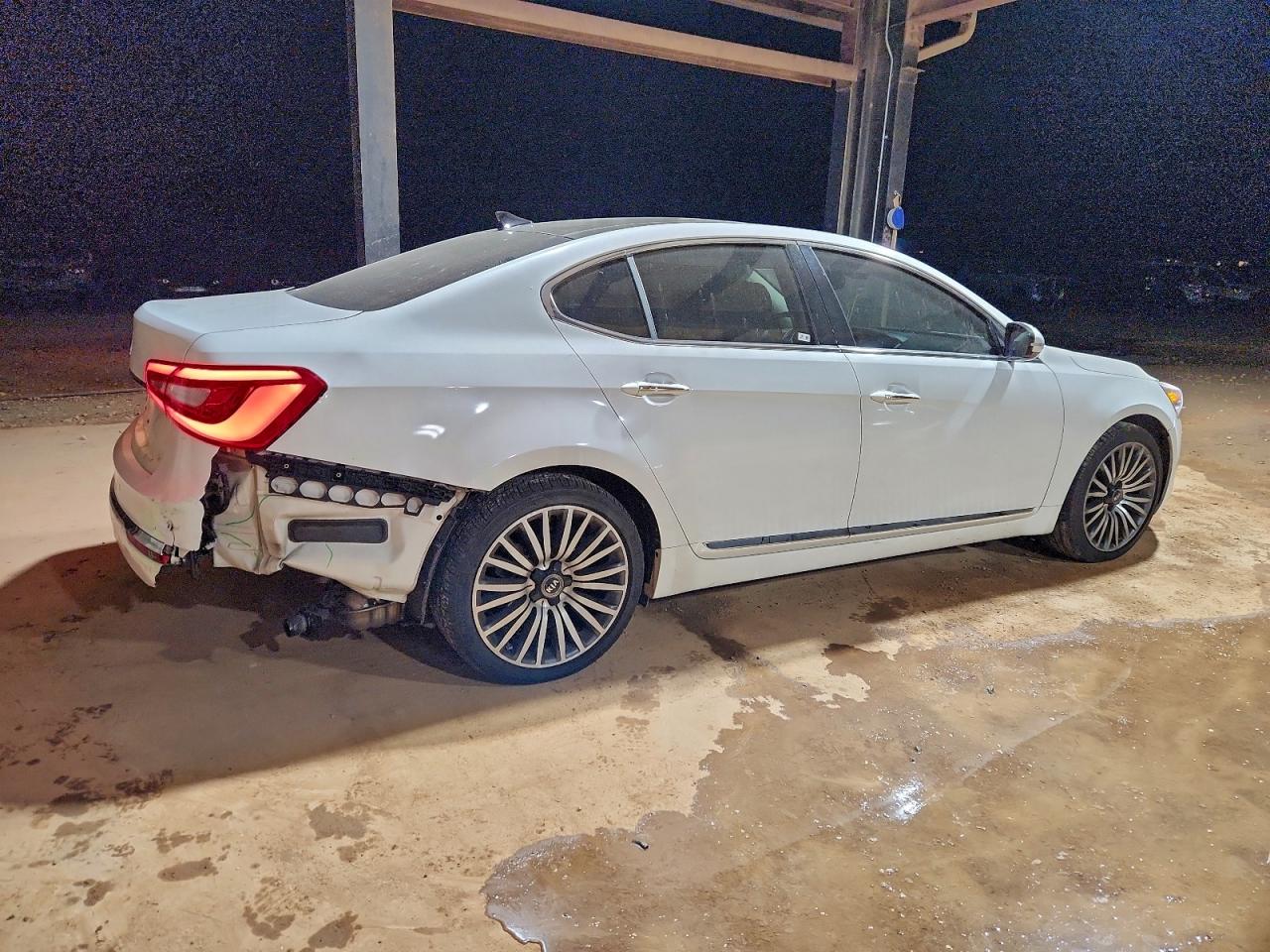 Kia Cadenza Premium Image 2