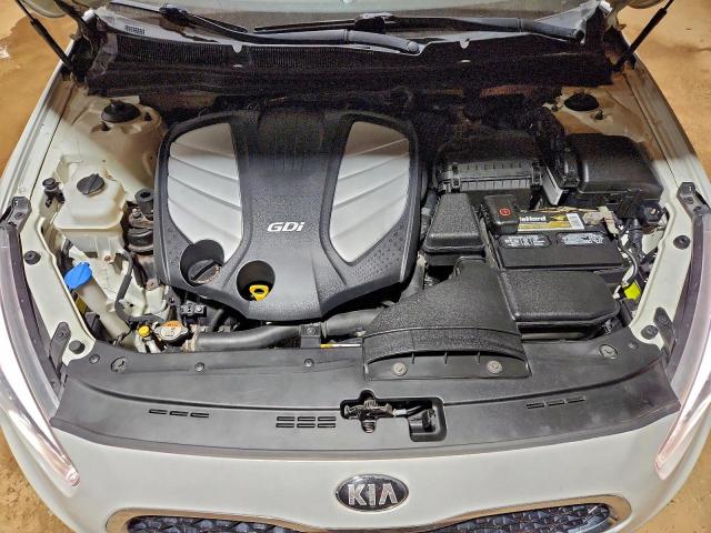 Kia Cadenza Premium Image 11