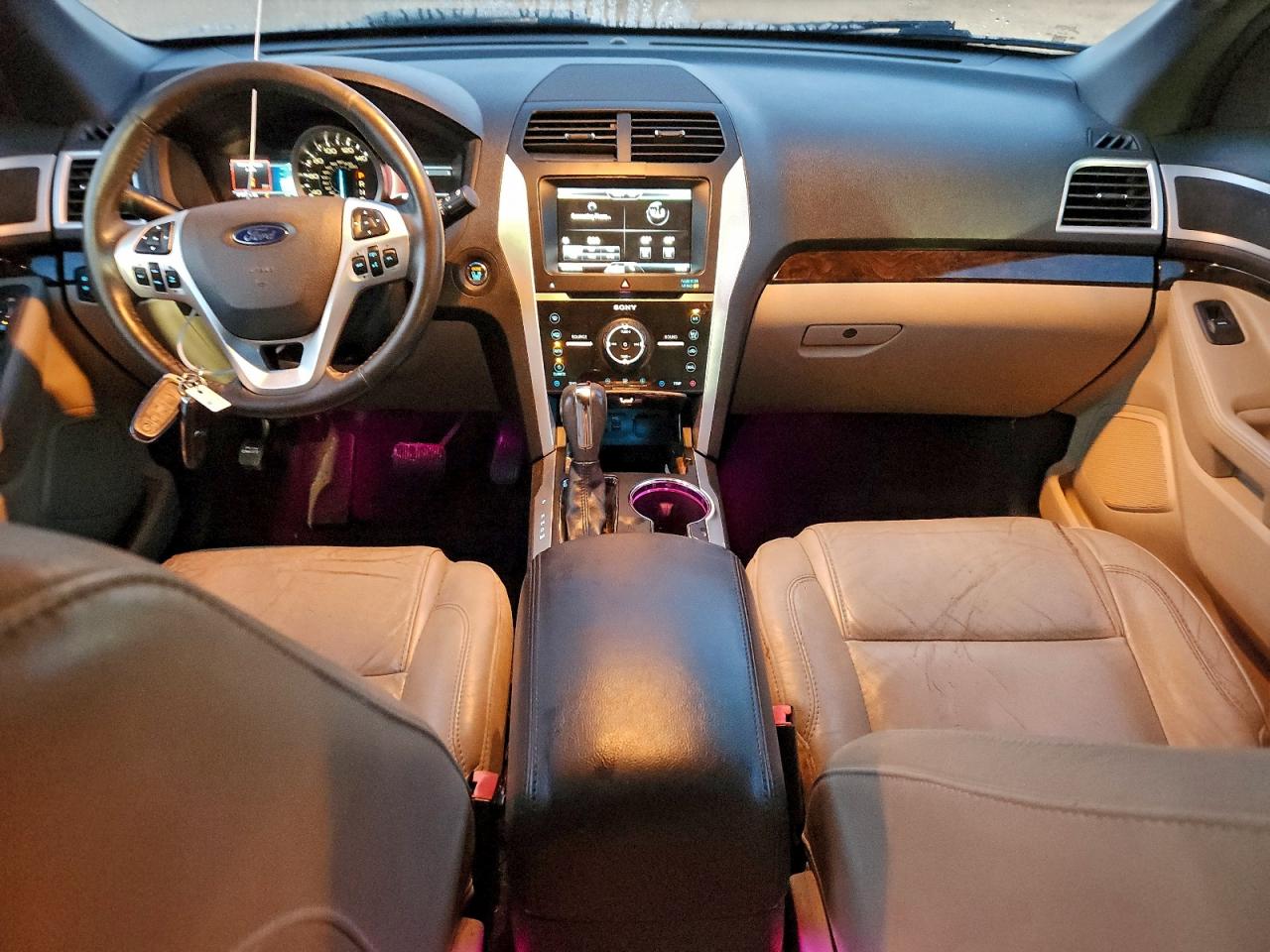 Ford Explorer Limited Image 10