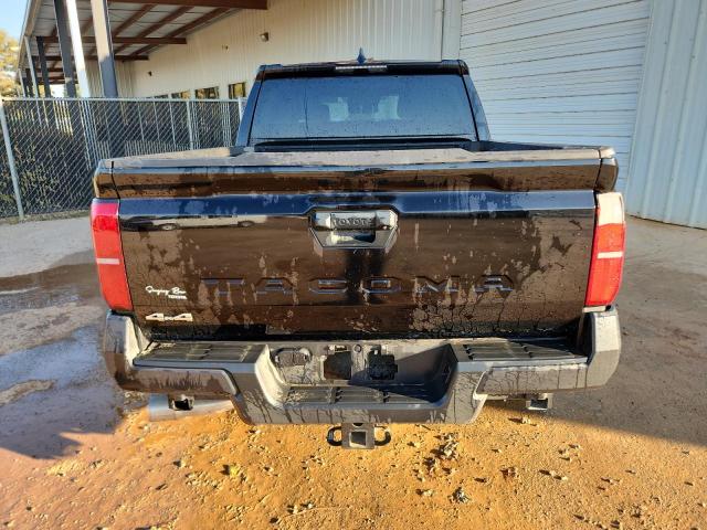 Toyota Tacoma Double Cab Image 4