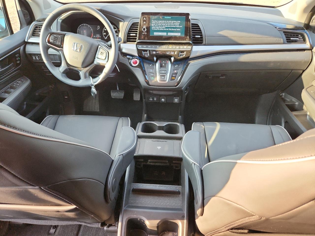 Honda Odyssey Touring Image 8