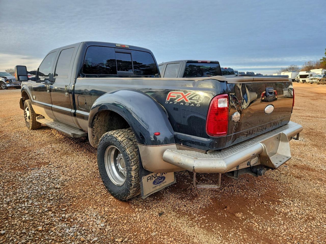 Ford F-350 Super Duty Image 11