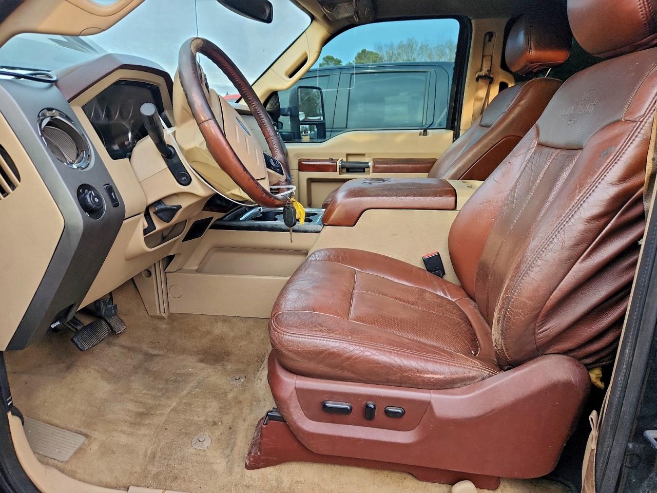 Ford F-350 Super Duty Image 12