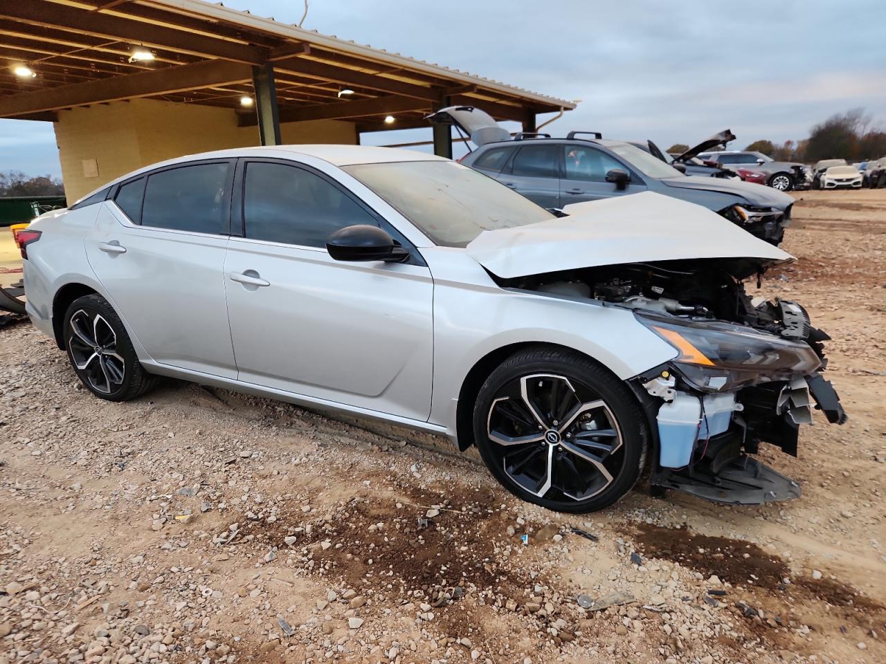 Nissan Altima Sr Image 2