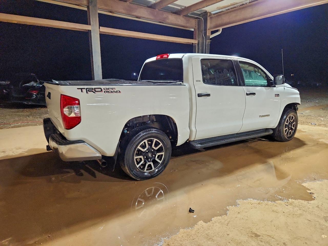 Toyota Tundra Crewmax Sr5 Image 11