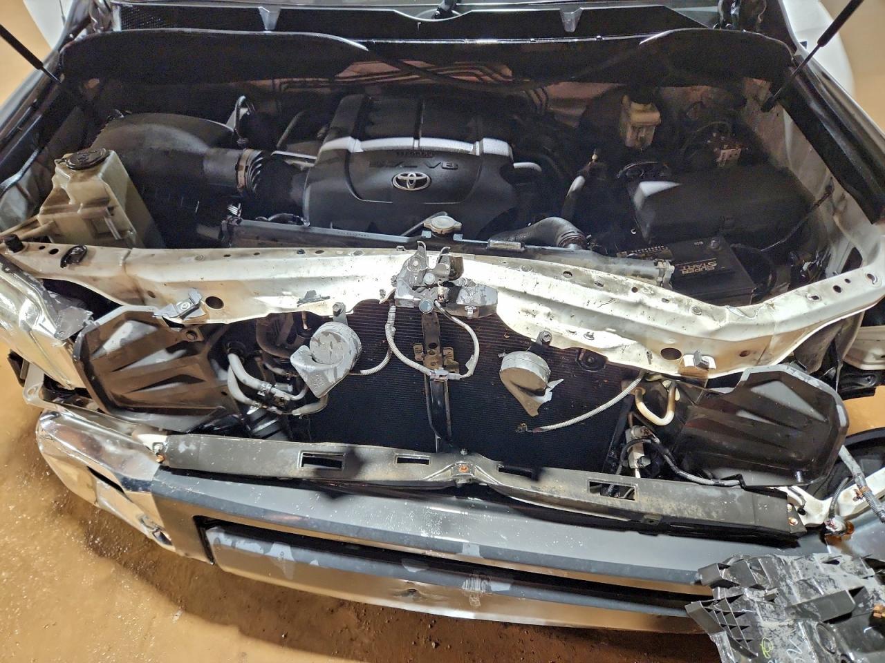 Toyota Tundra Crewmax Sr5 Image 12