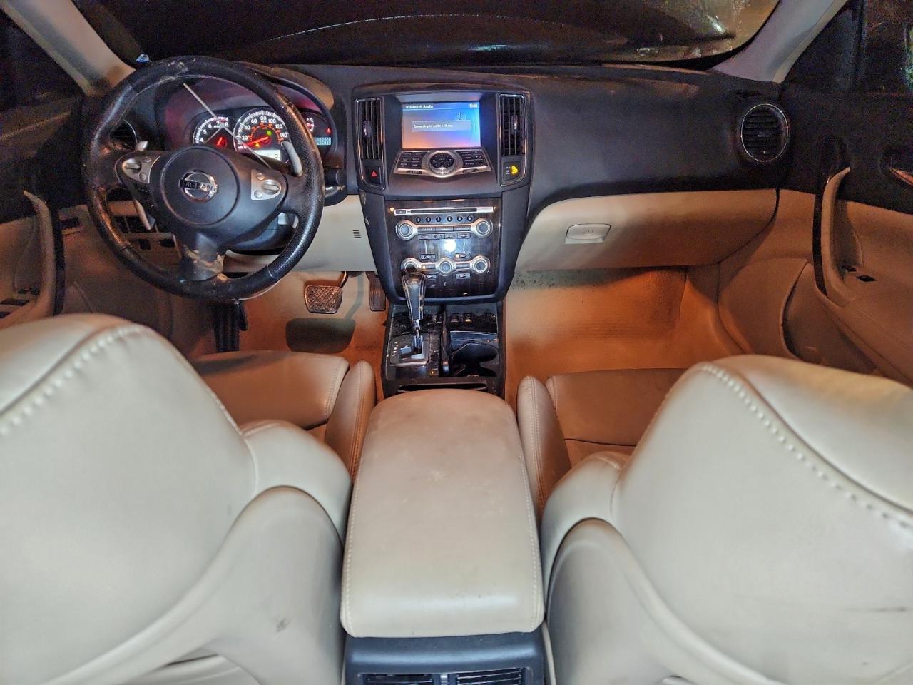 Nissan Maxima S Image 10