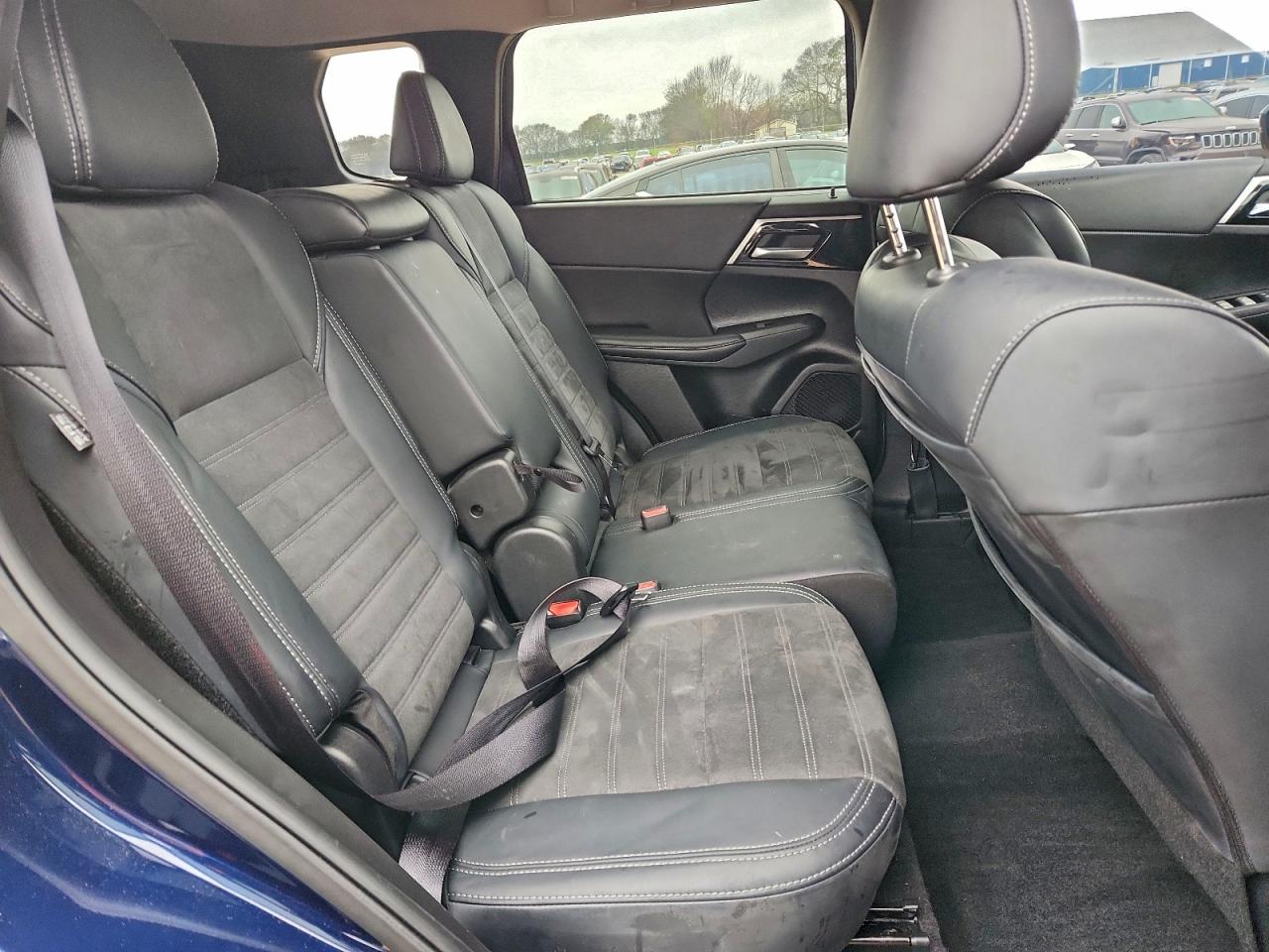 Mitsubishi Outlander Se Image 5