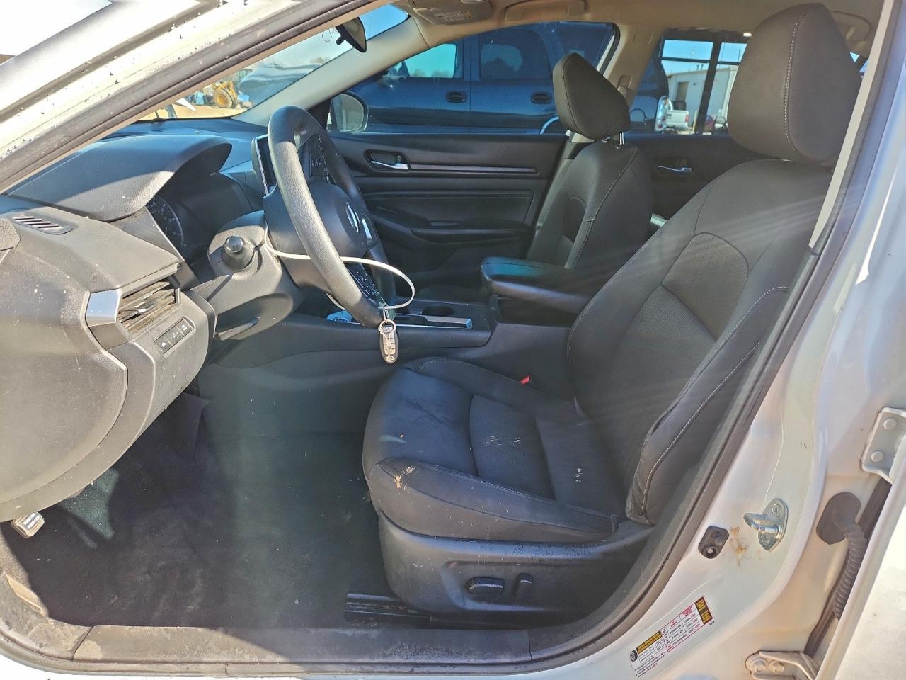 Nissan Altima S Image 3