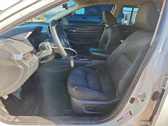 Nissan Altima S Image 3