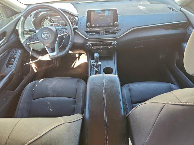 Nissan Altima S Image 2