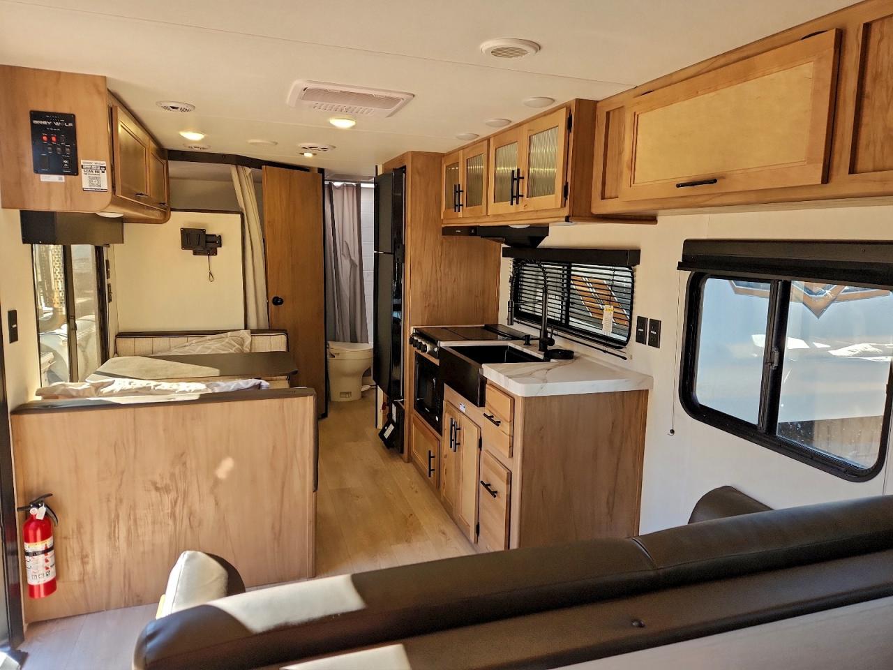 Cherokee Grey Wolf Image 5