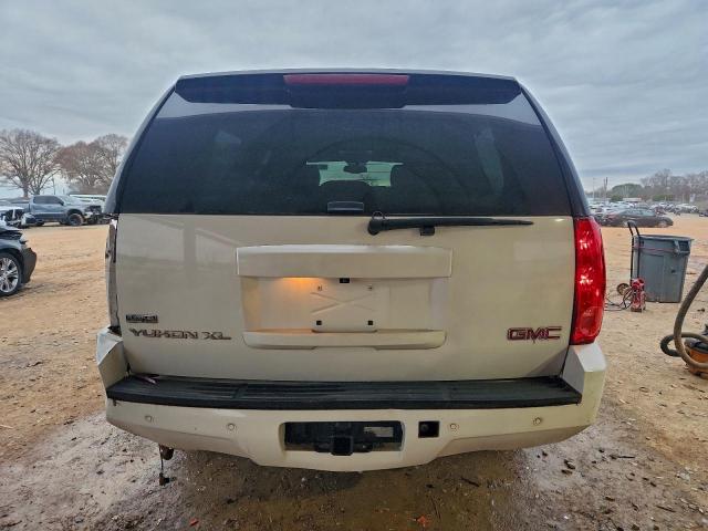GMC Yukon C1500 Slt Image 13
