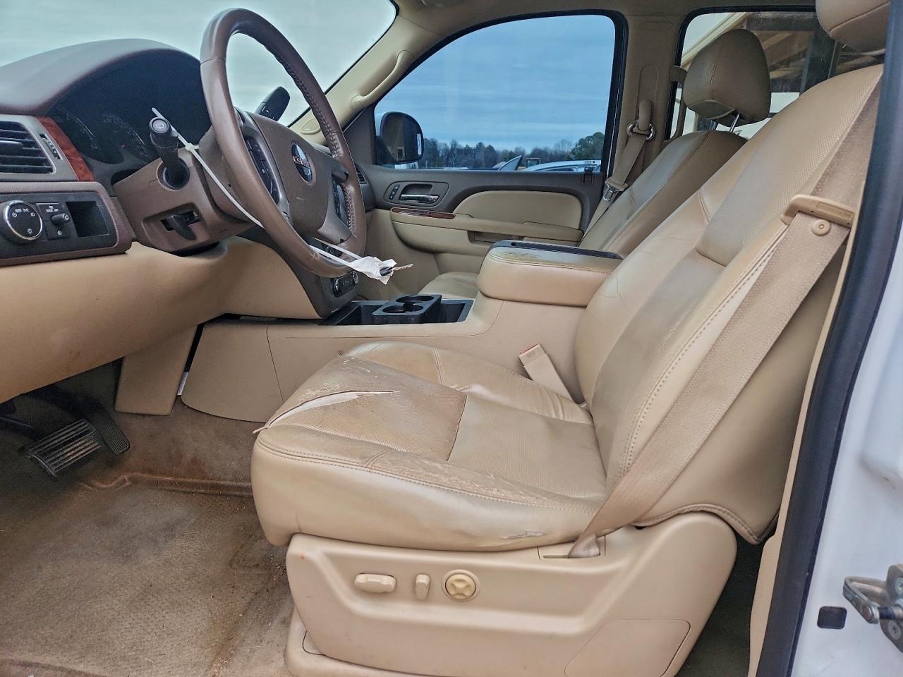 GMC Yukon C1500 Slt Image 8