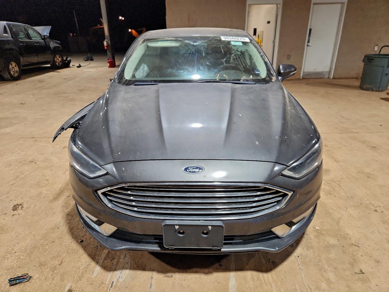 Ford Fusion Se Phev Image 2