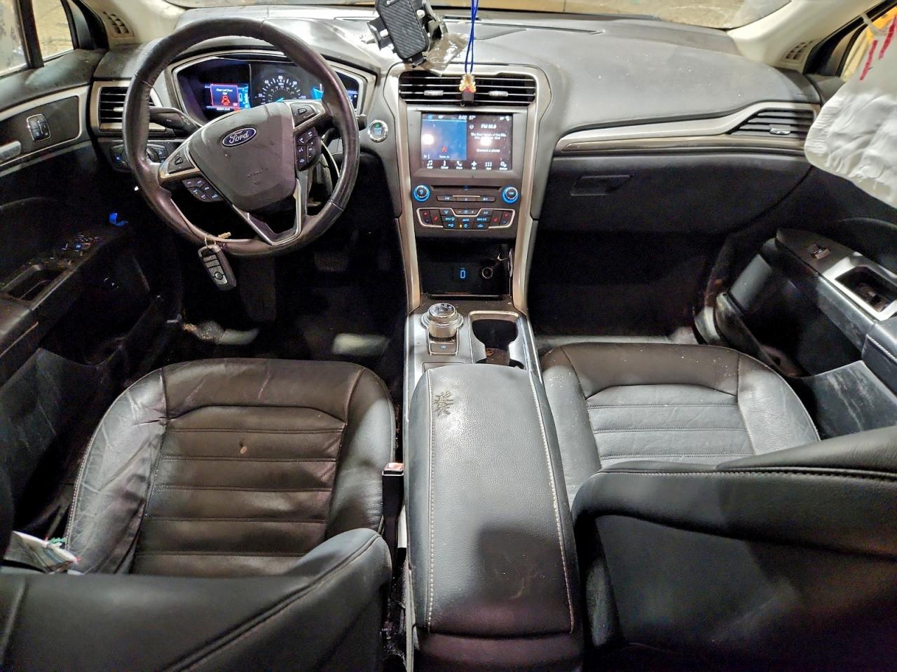 Ford Fusion Se Phev Image 6