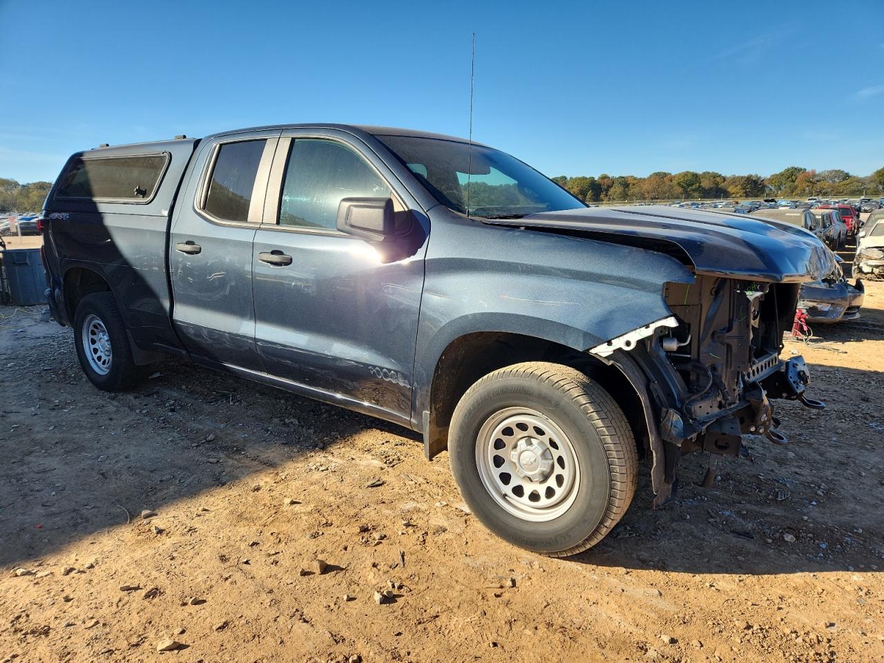 Chevrolet Silverado K1500 Image 3