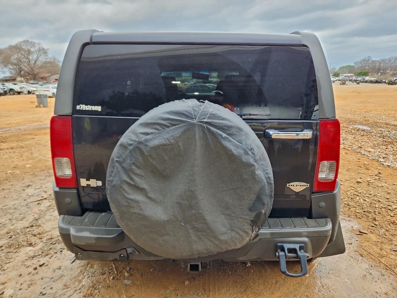 HUMMER H3 Alpha Image 4