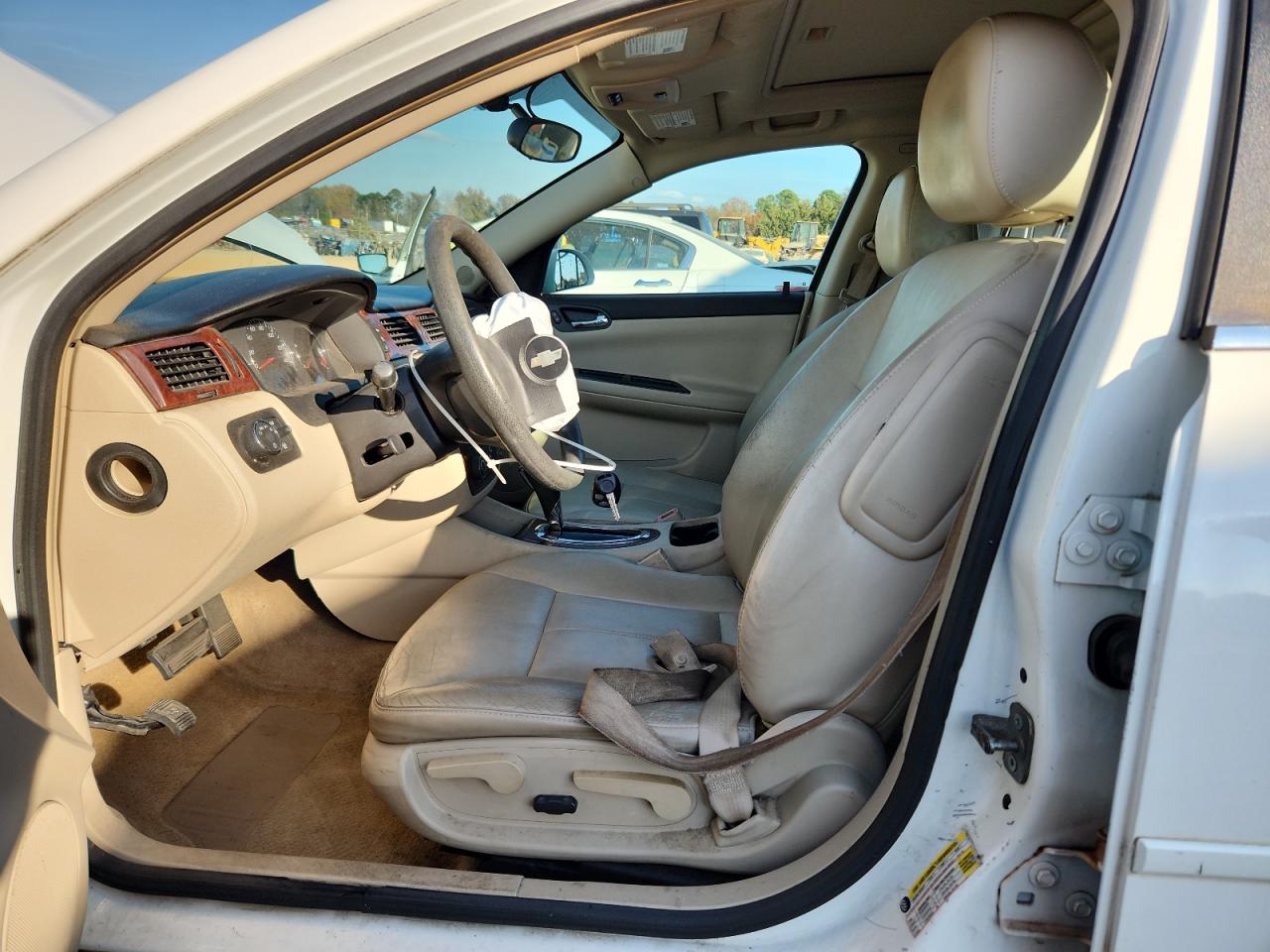 Chevrolet Impala 1lt Image 8