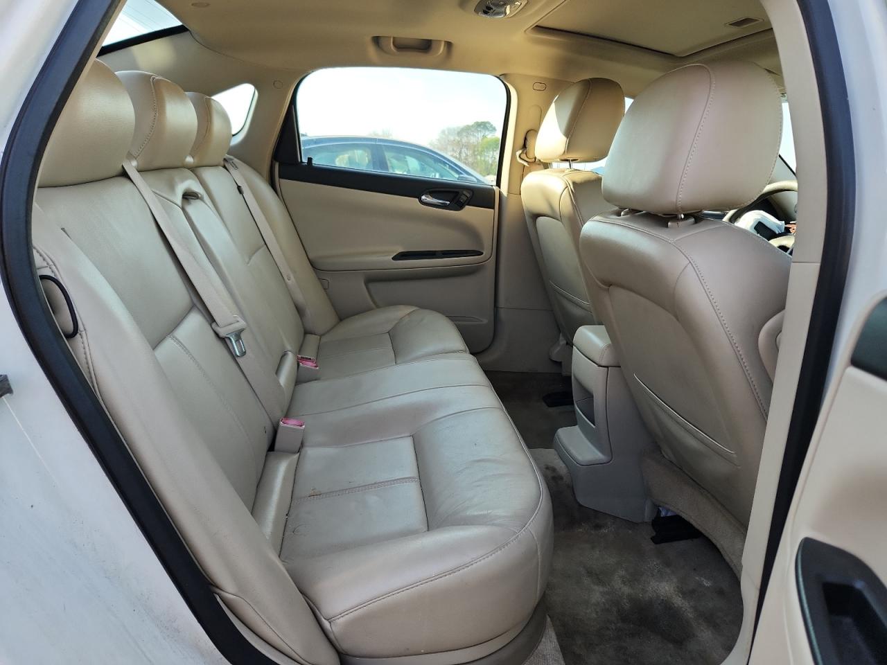 Chevrolet Impala 1lt Image 13