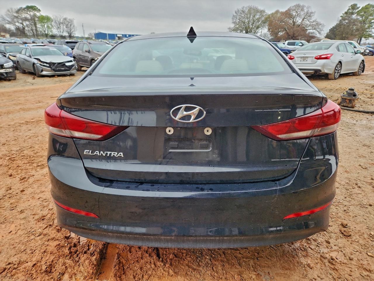 Hyundai ELANTRA Sel Image 12