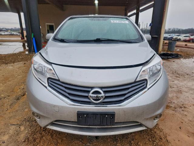 Nissan Versa S Image 8