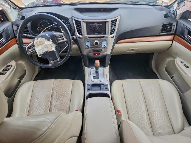 Subaru Outback 2.5i Limited Image 8