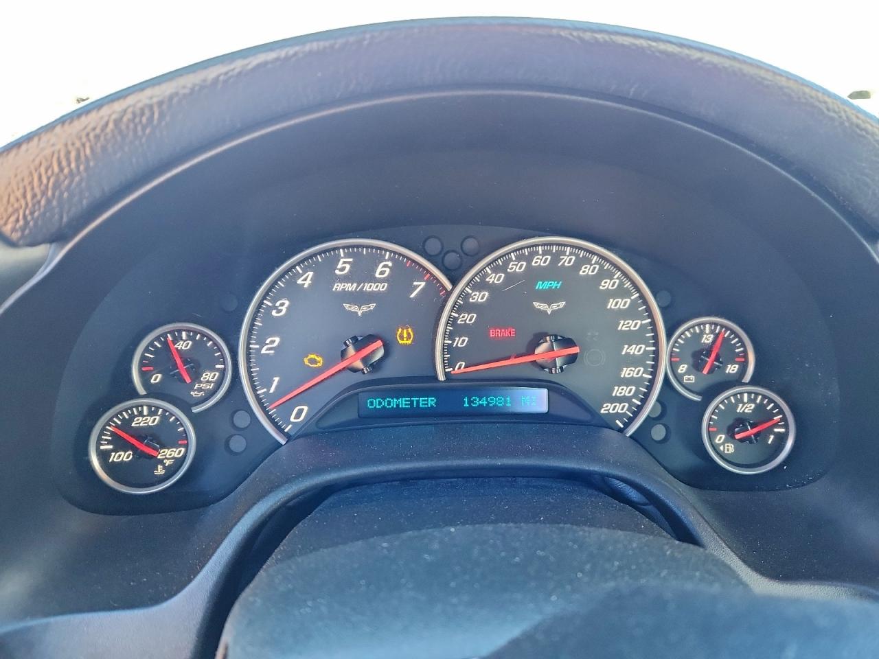 Chevrolet Corvette Image 12