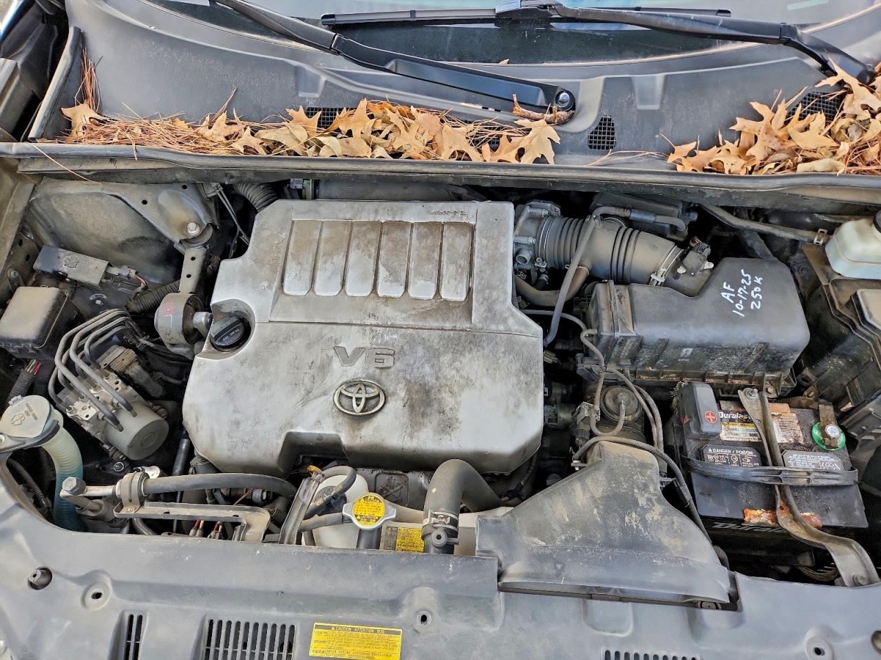 Toyota Highlander Base Image 10