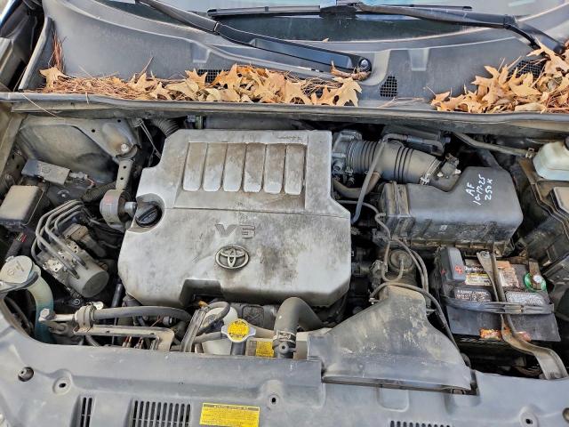 Toyota Highlander Base Image 10