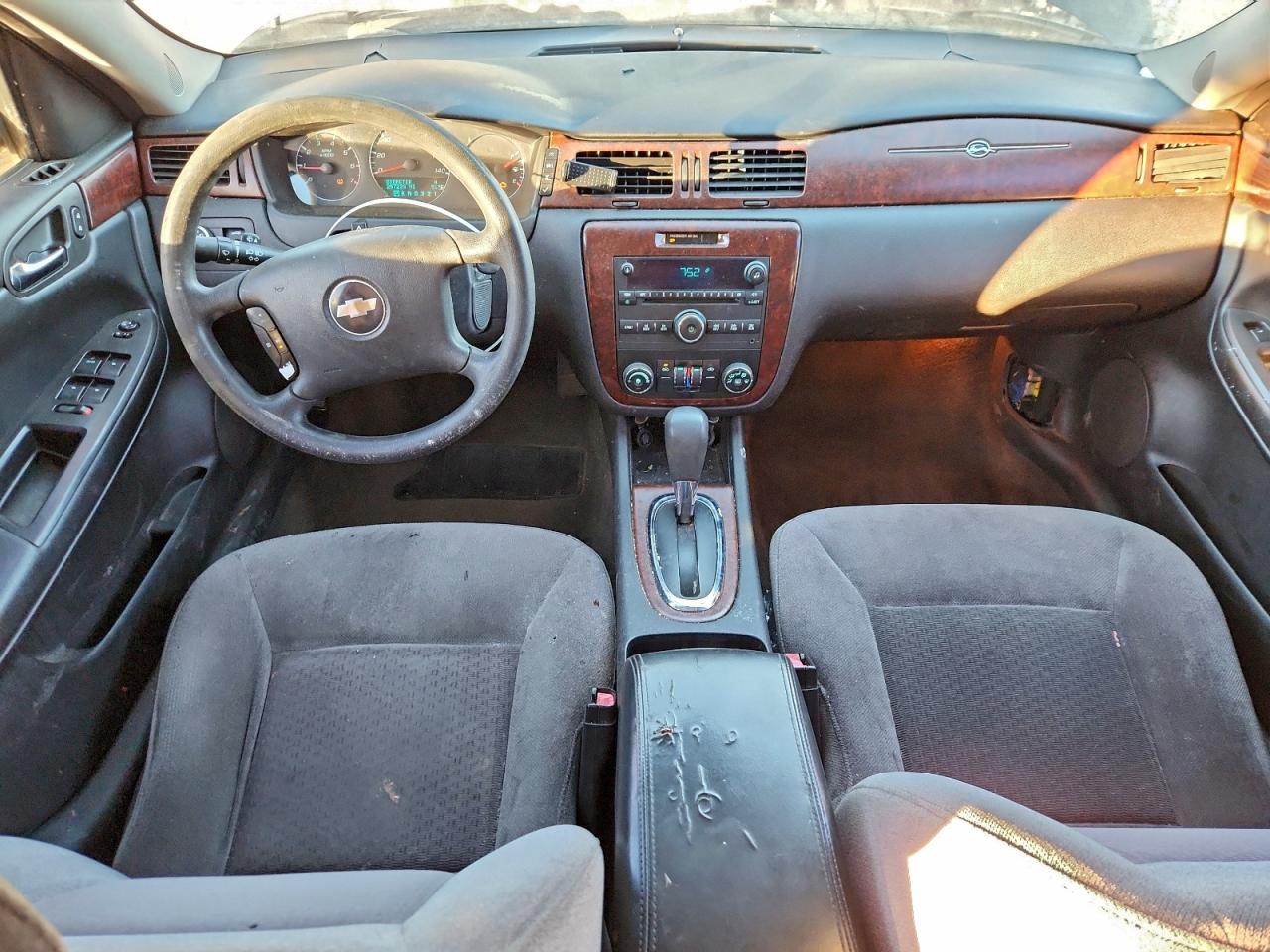 Chevrolet Impala Lt Image 8